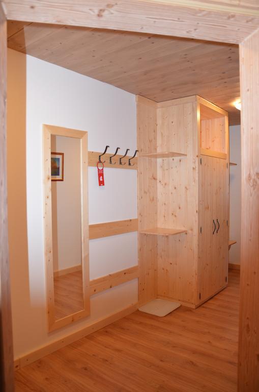 Pension Zum Schreiner Hermagor-Pressegger See Pokoj fotografie